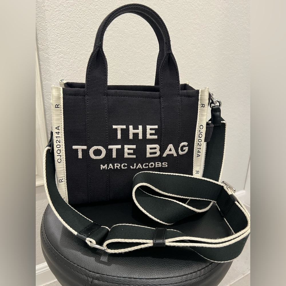 Marc jacobs the tote bag